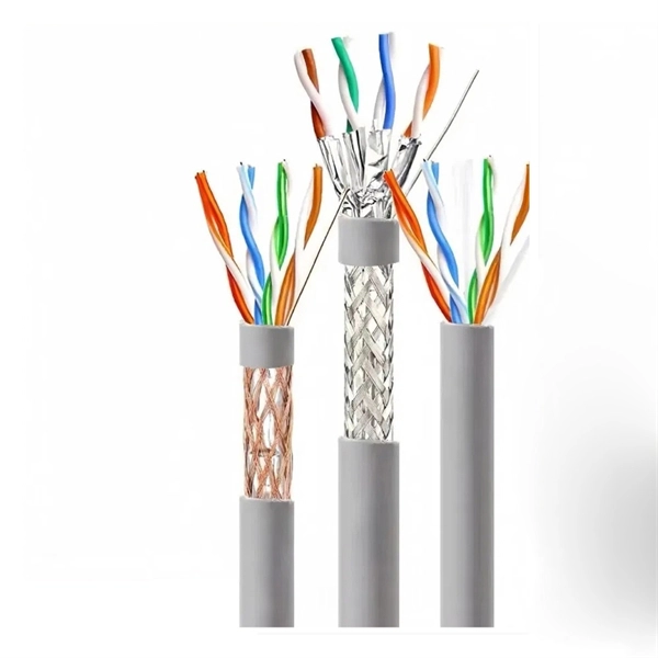 Single-mode fiber optic transceiver transmission