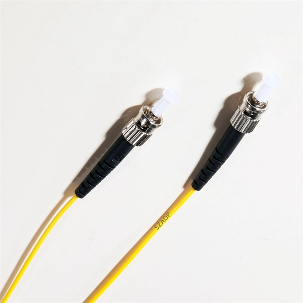 Cable tray system grounding