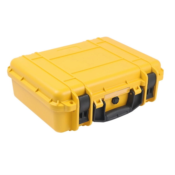 What voltage is required for the electrical distribution box on the construction site 