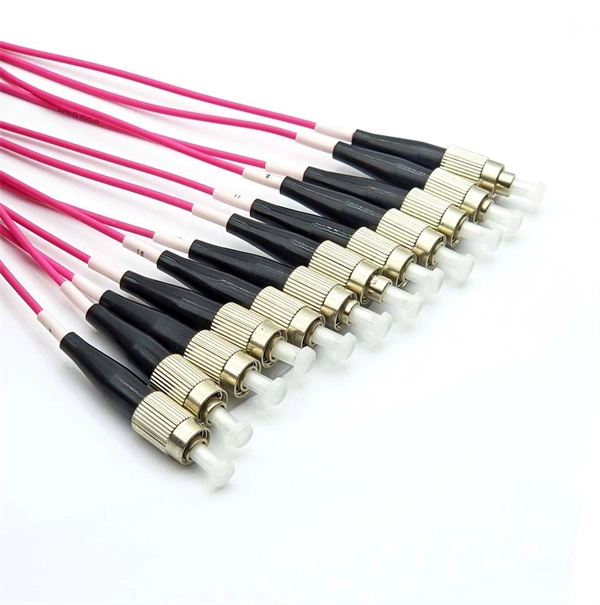 How to illuminate the fiber optic pigtail with an LC connector 